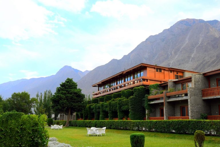 Serena Hotel